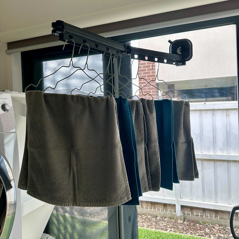 Retractable Clothes Dryer With Suction Cups