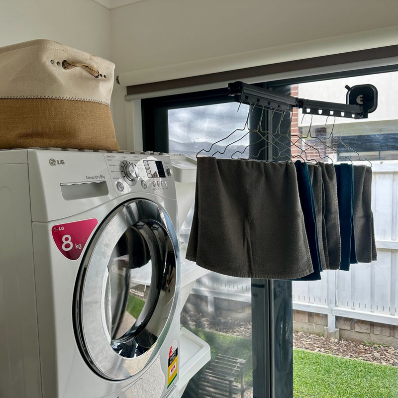 Retractable Clothes Dryer With Suction Cups